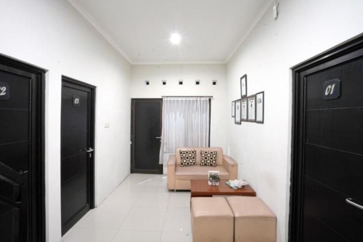 Hostel Dparagon Pamela 3 Yogyakarta Exteriér fotografie